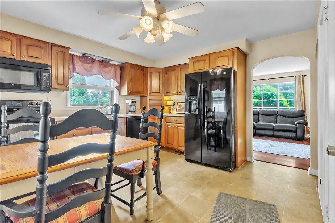 Penn Twp, Pennsylvania 16053, United States, 3 Bedrooms Bedrooms, ,2 BathroomsBathrooms,Residential,Active,185362