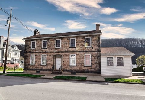 Photo of 1142 Elk St, Franklin, PA 16323 (MLS # 1748008)