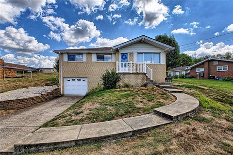 Photo of 557 Hemlock Dr, Greensburg, PA 15601 (MLS # 1724684)