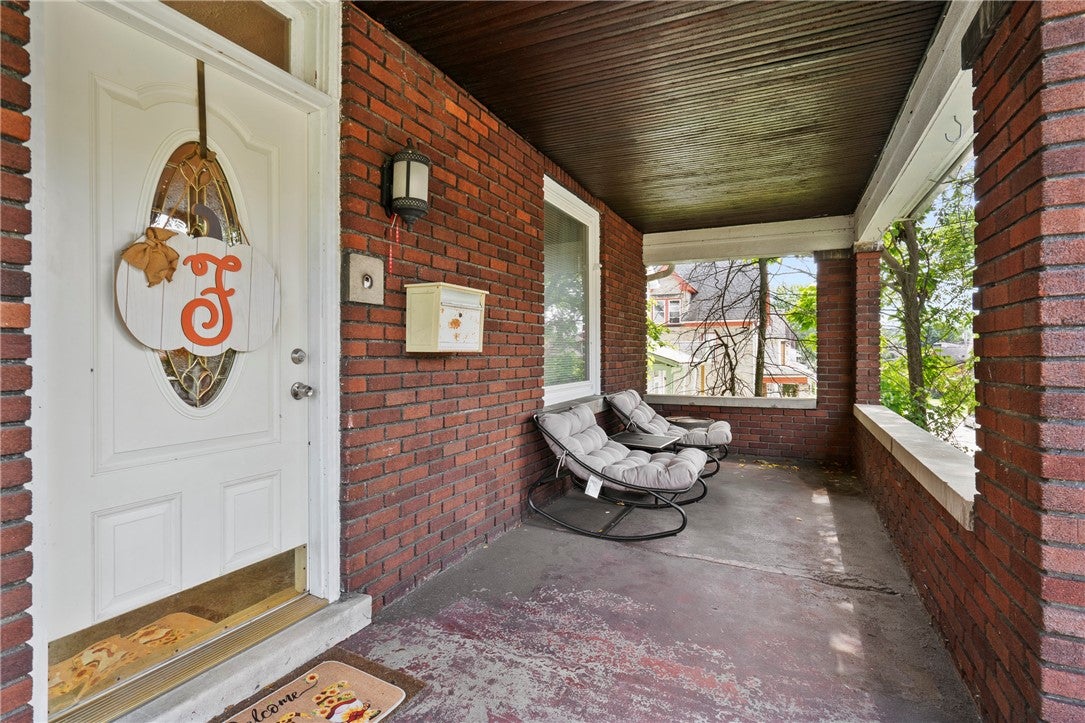 162 Oak St