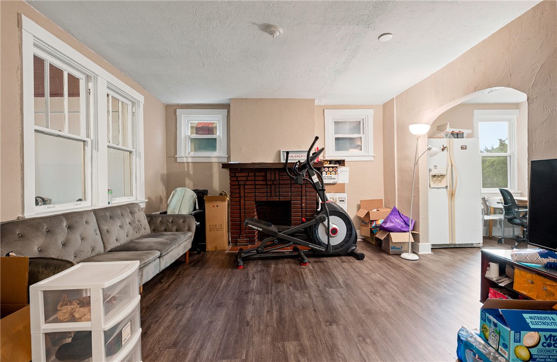 129 Burrows St