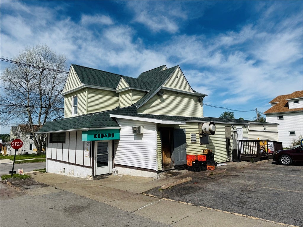 827 Addis St