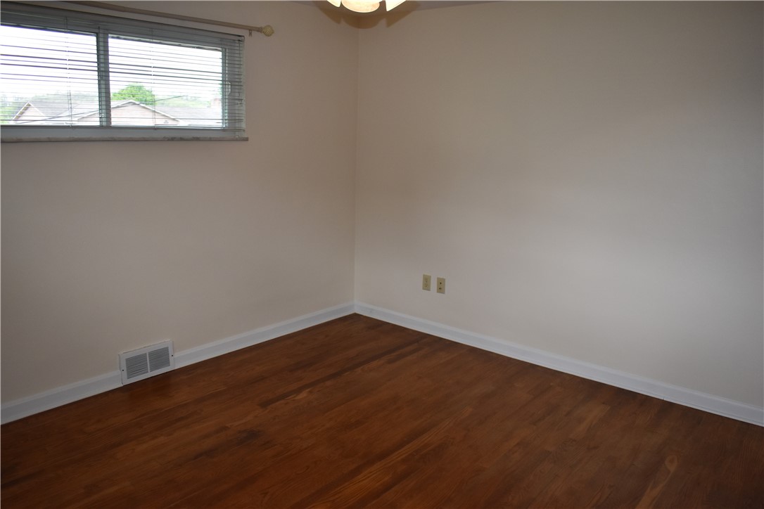 Canonsburg, Pennsylvania 15317, United States, 3 Bedrooms Bedrooms, ,2 BathroomsBathrooms,Residential,Contingent,126918