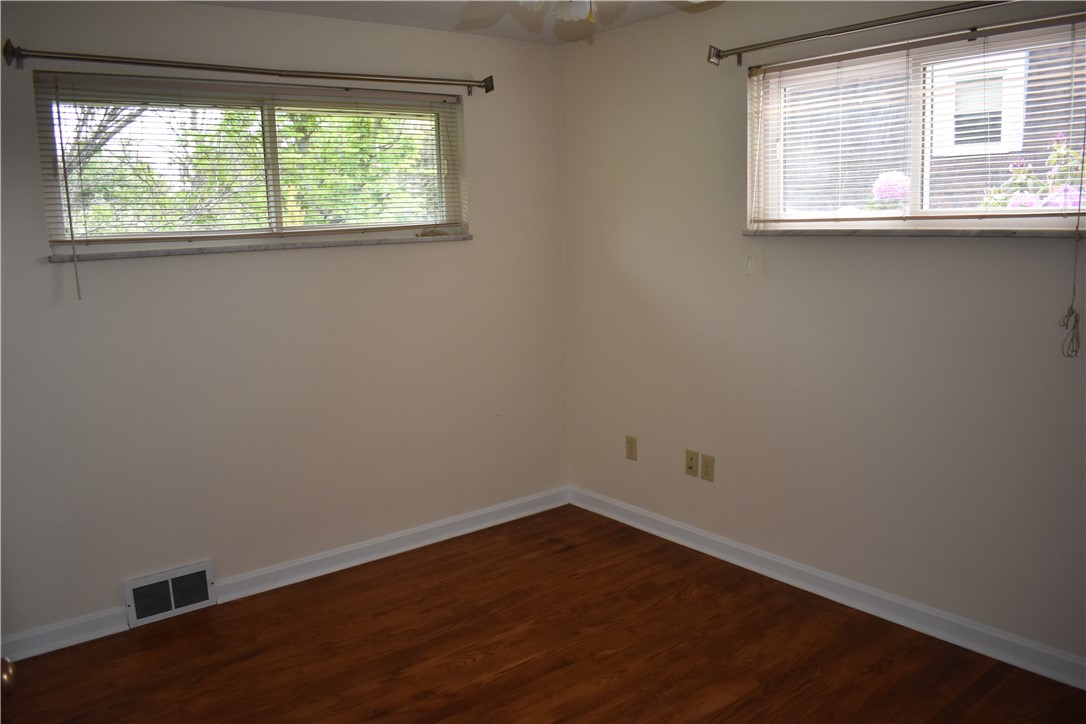 Canonsburg, Pennsylvania 15317, United States, 3 Bedrooms Bedrooms, ,2 BathroomsBathrooms,Residential,Contingent,126918