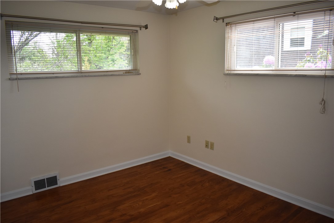 Canonsburg, Pennsylvania 15317, United States, 3 Bedrooms Bedrooms, ,2 BathroomsBathrooms,Residential,Contingent,126918