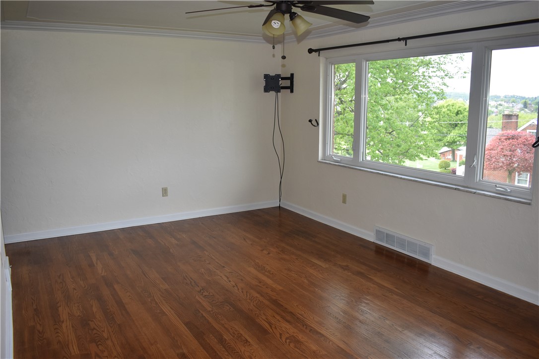 Canonsburg, Pennsylvania 15317, United States, 3 Bedrooms Bedrooms, ,2 BathroomsBathrooms,Residential,Contingent,126918