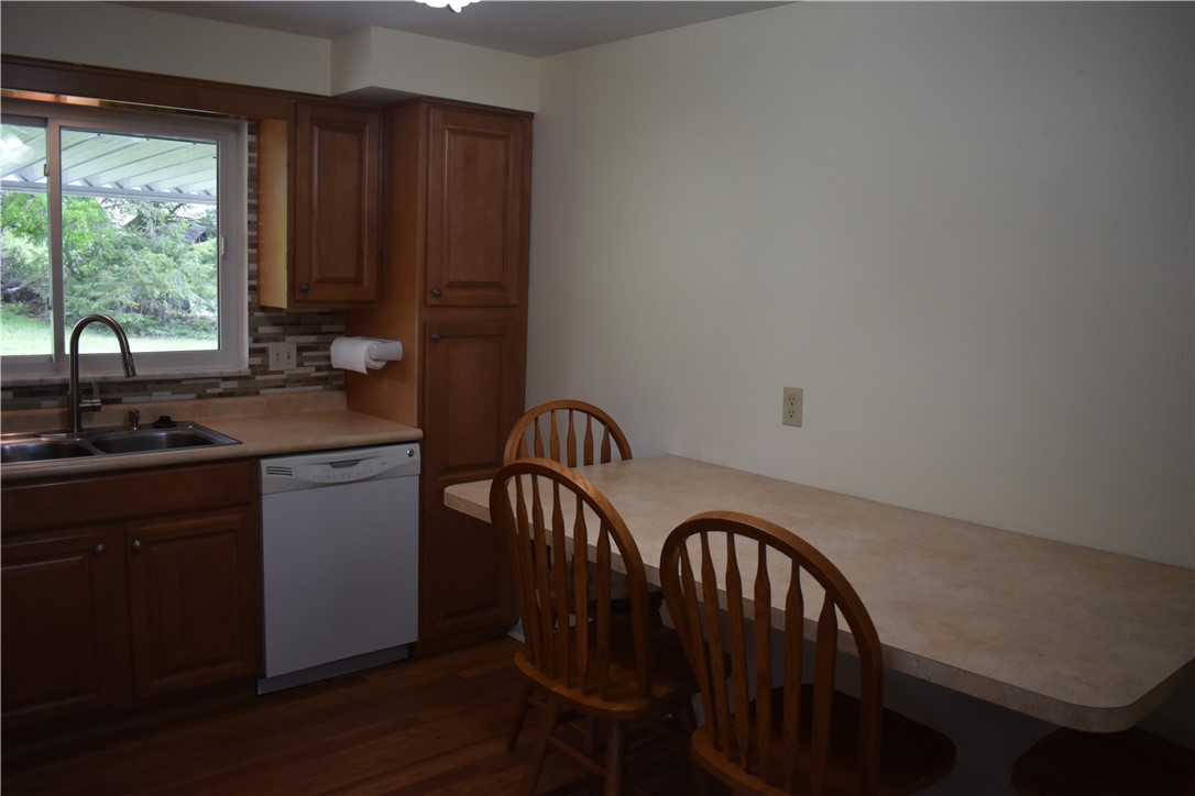 Canonsburg, Pennsylvania 15317, United States, 3 Bedrooms Bedrooms, ,2 BathroomsBathrooms,Residential,Contingent,126918