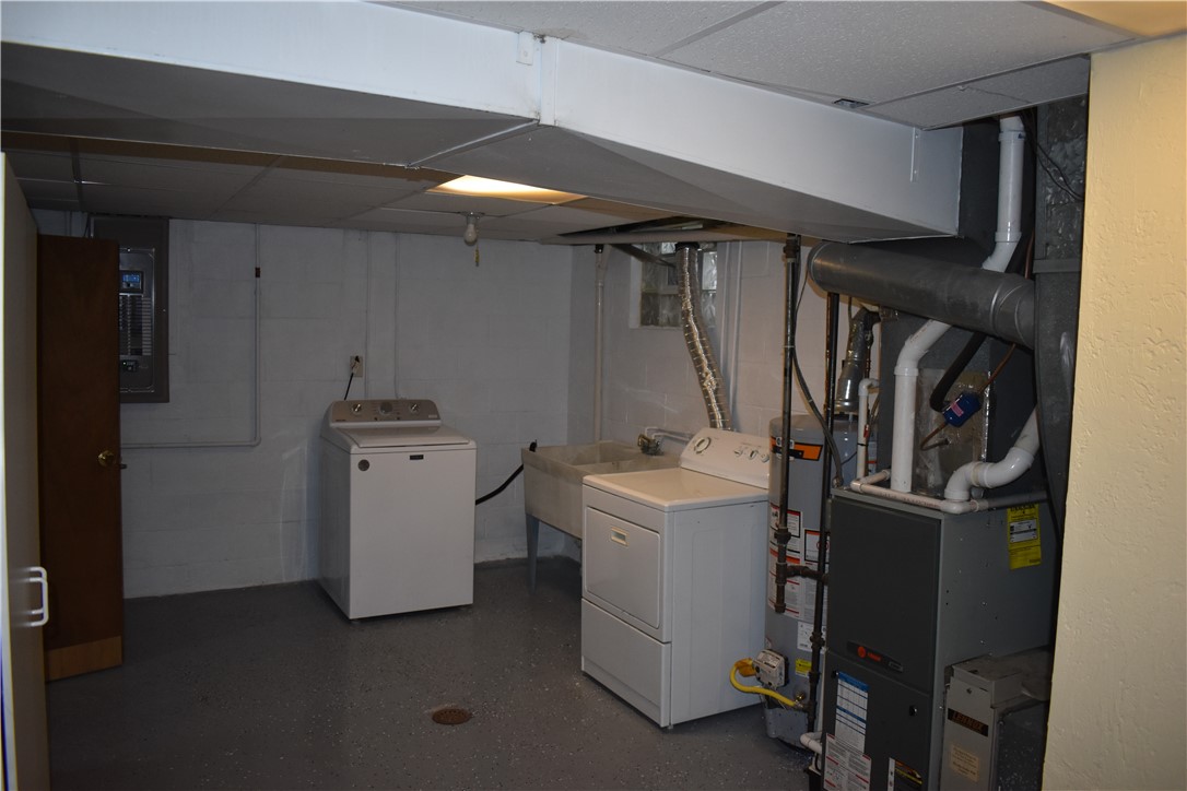 Canonsburg, Pennsylvania 15317, United States, 3 Bedrooms Bedrooms, ,2 BathroomsBathrooms,Residential,Contingent,126918