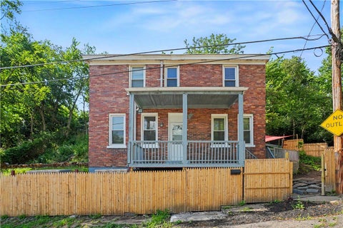 Photo of 8 Marne Way, Pittsburgh, PA 15211 (MLS # 1764223)