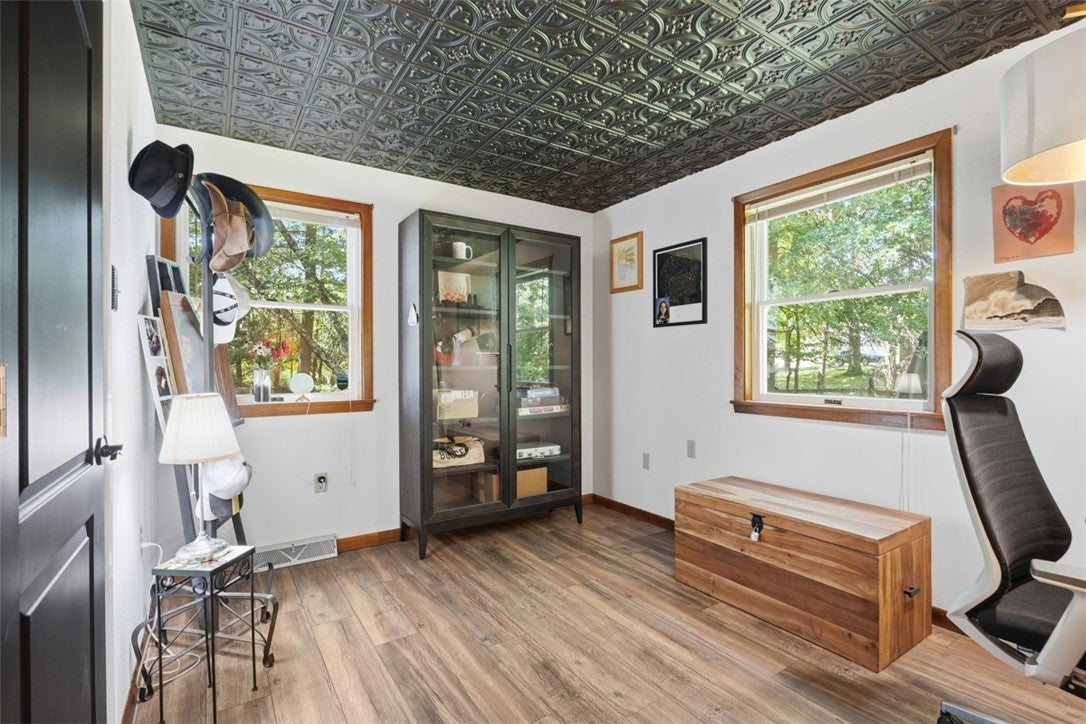 32 Flagstaff Dr