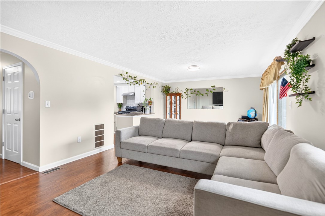 911 Sunset Cir