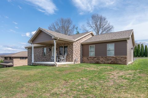 Photo of 12 Highview St, Latrobe, PA 15650 (MLS # 1746628)