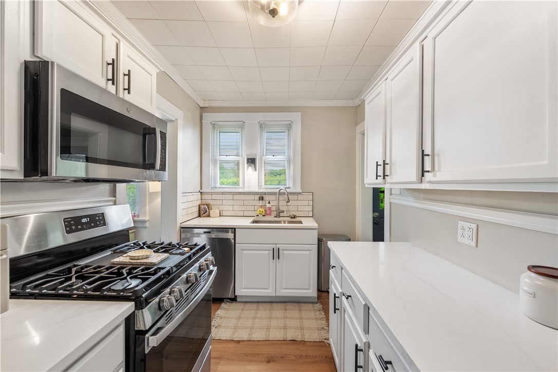 Cecil, Pennsylvania 15057, United States, 2 Bedrooms Bedrooms, ,1 BathroomBathrooms,Residential,Contingent,124722