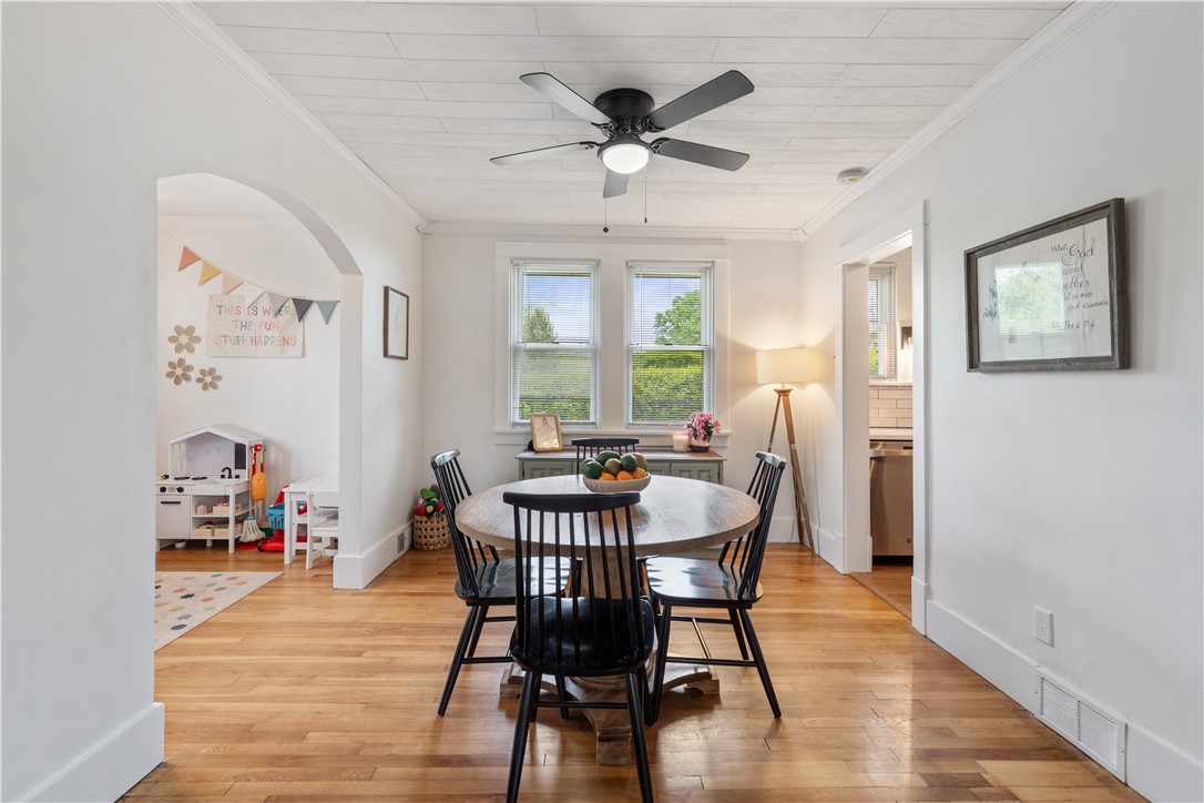 Cecil, Pennsylvania 15057, United States, 2 Bedrooms Bedrooms, ,1 BathroomBathrooms,Residential,Contingent,124722