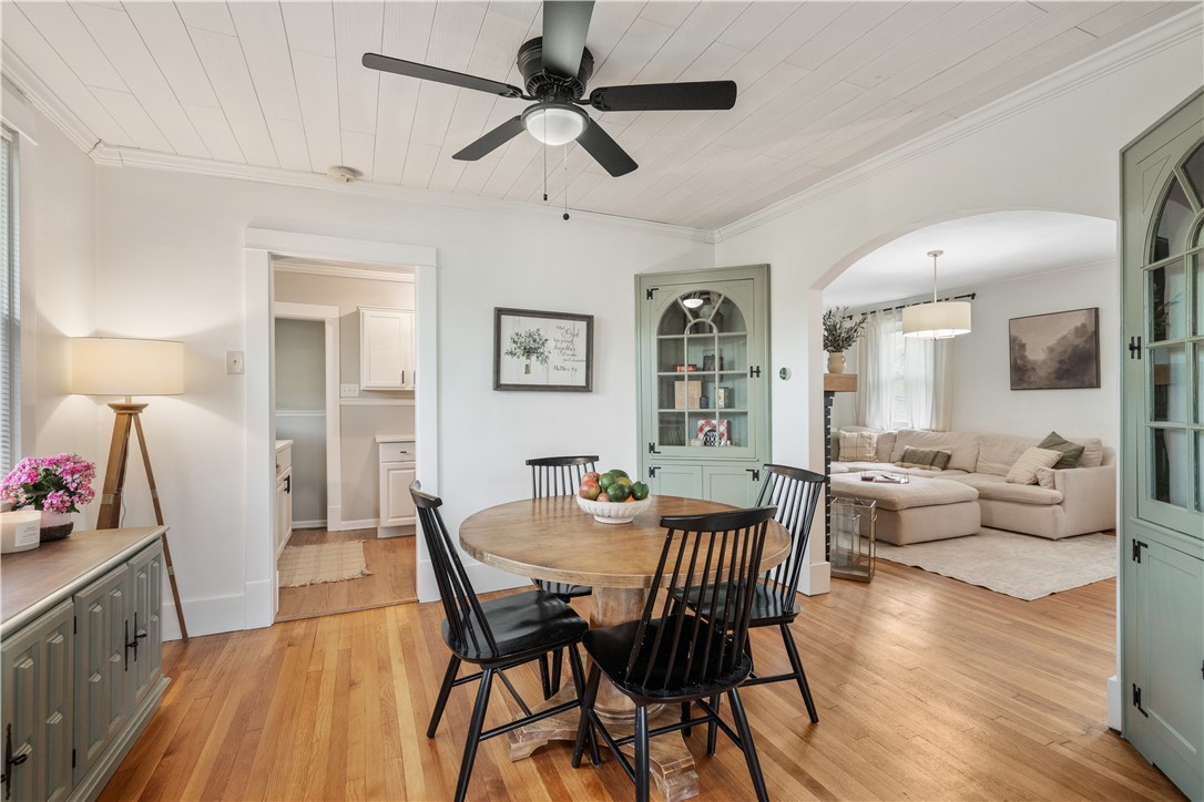 Cecil, Pennsylvania 15057, United States, 2 Bedrooms Bedrooms, ,1 BathroomBathrooms,Residential,Contingent,124722