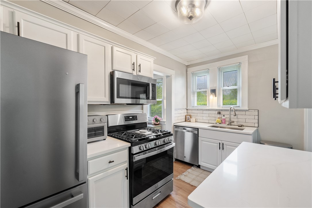 Cecil, Pennsylvania 15057, United States, 2 Bedrooms Bedrooms, ,1 BathroomBathrooms,Residential,Contingent,124722