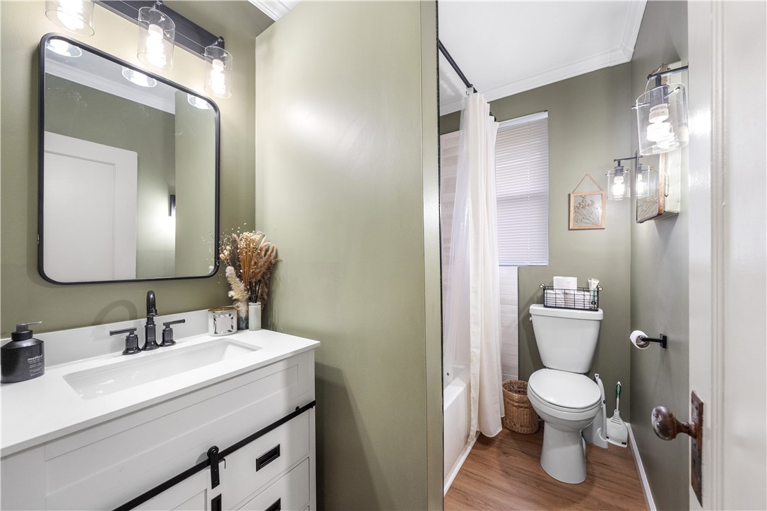 Cecil, Pennsylvania 15057, United States, 2 Bedrooms Bedrooms, ,1 BathroomBathrooms,Residential,Contingent,124722