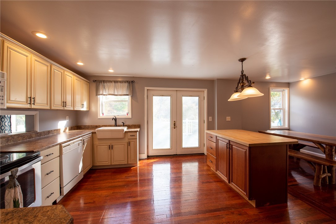 Washington Twp, Pennsylvania 15613, United States, 3 Bedrooms Bedrooms, ,2 BathroomsBathrooms,Residential,Active,232993