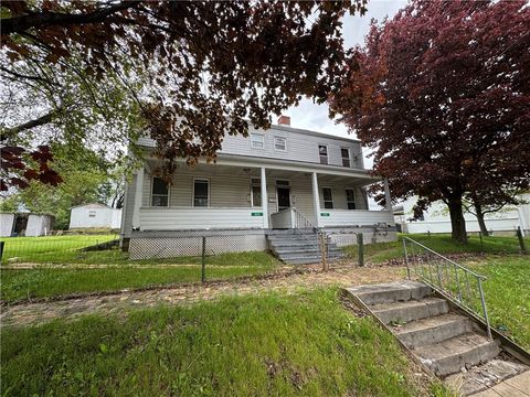 Photo of 333 Penn Ave, Leechburg, PA 15656 (MLS # 1751979)