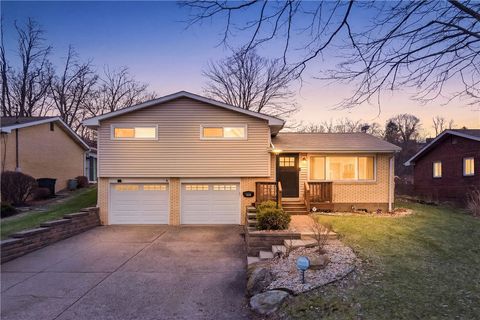 Photo of 836 Lindenwood Dr, Pittsburgh, PA 15234 (MLS # 1743490)