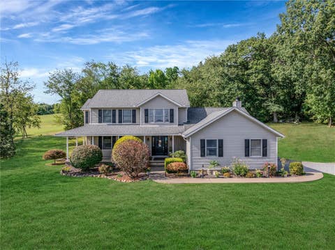 Photo for 101 Davis Ln