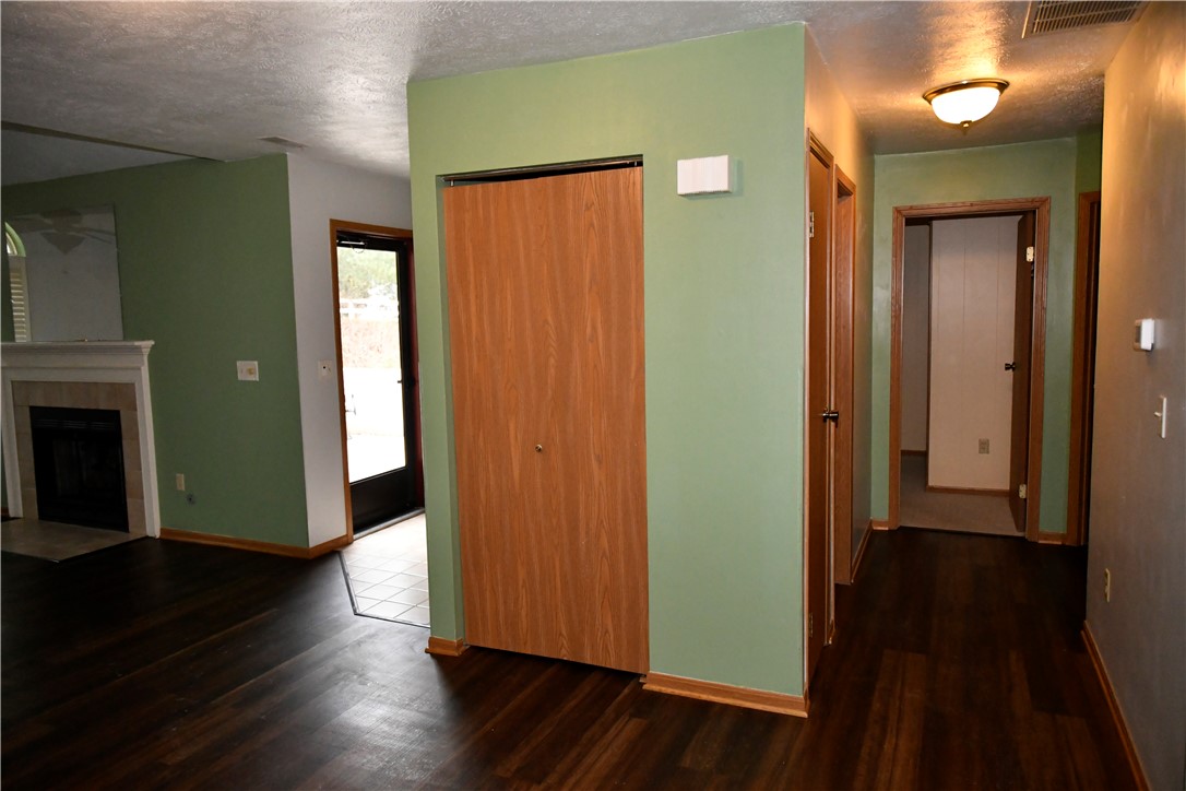 Cranberry Twp, Pennsylvania 16066, United States, 2 Bedrooms Bedrooms, ,2 BathroomsBathrooms,Residential,Contingent,8326