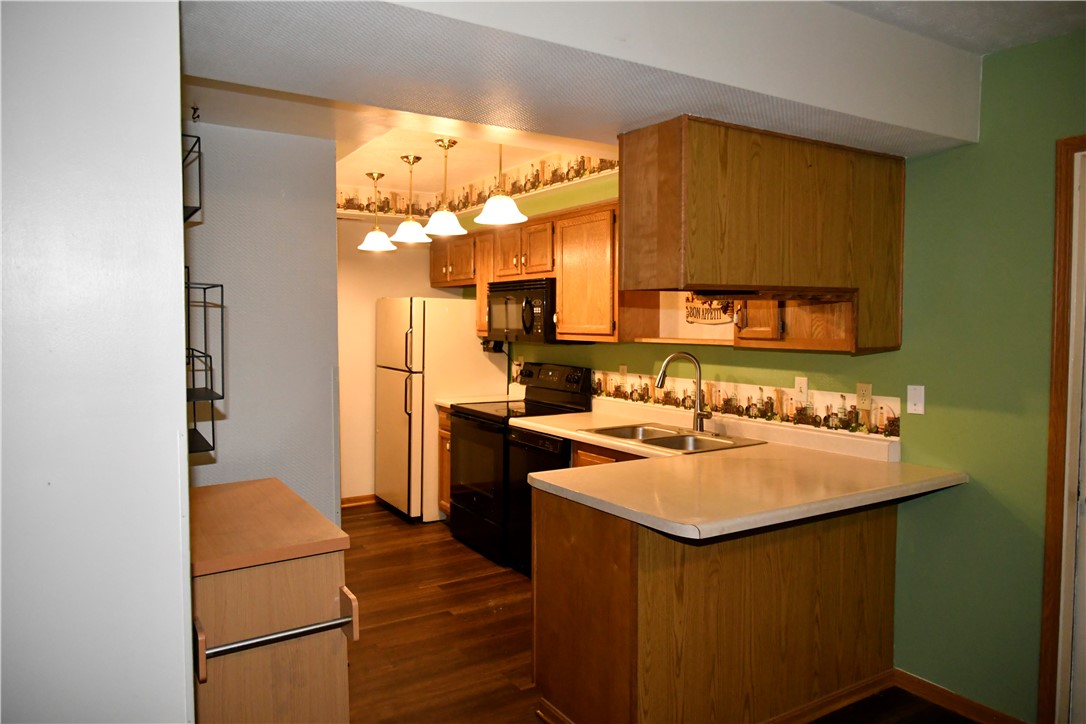 Cranberry Twp, Pennsylvania 16066, United States, 2 Bedrooms Bedrooms, ,2 BathroomsBathrooms,Residential,Contingent,8326