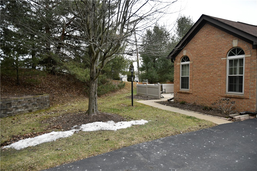 Cranberry Twp, Pennsylvania 16066, United States, 2 Bedrooms Bedrooms, ,2 BathroomsBathrooms,Residential,Contingent,8326