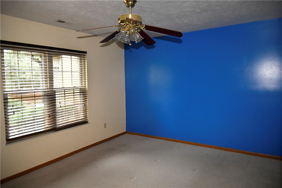 Cranberry Twp, Pennsylvania 16066, United States, 2 Bedrooms Bedrooms, ,2 BathroomsBathrooms,Residential,Contingent,8326