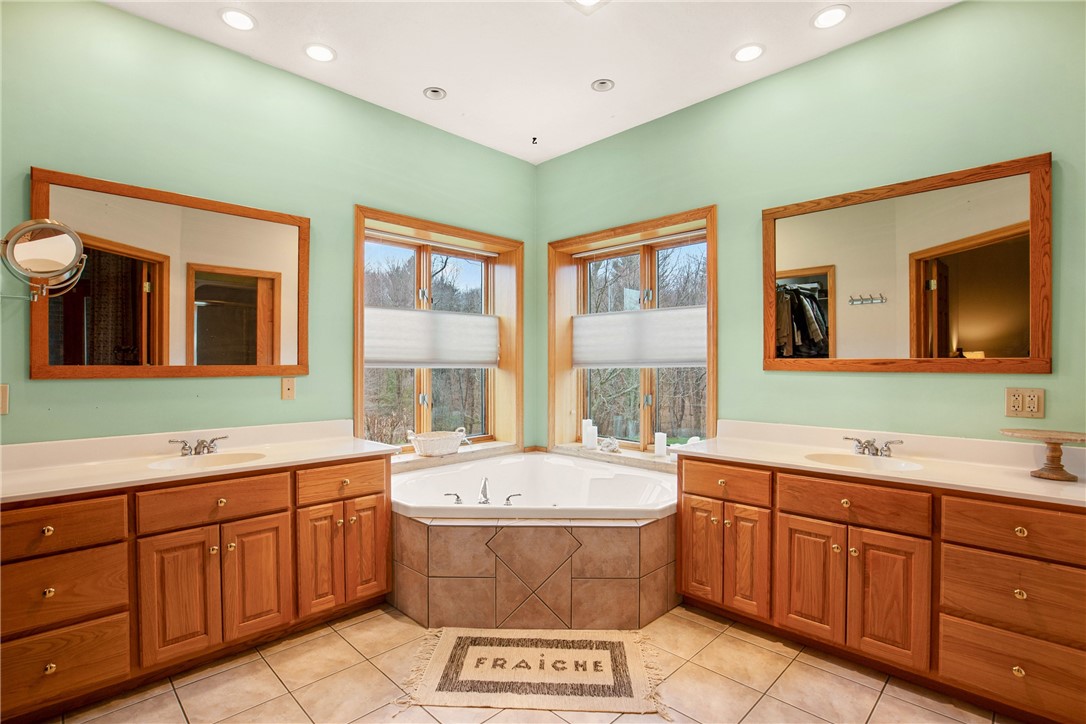 Milford Twp, Pennsylvania 15501, United States, 5 Bedrooms Bedrooms, ,4 BathroomsBathrooms,Residential,Pending,107563