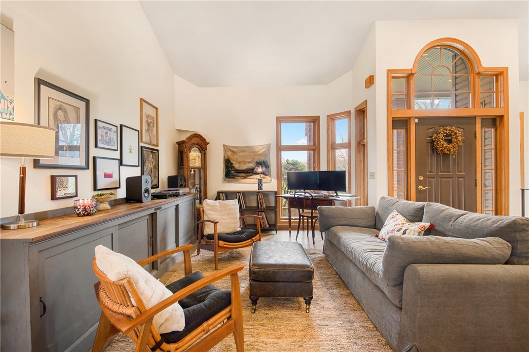 Milford Twp, Pennsylvania 15501, United States, 5 Bedrooms Bedrooms, ,4 BathroomsBathrooms,Residential,Pending,107563