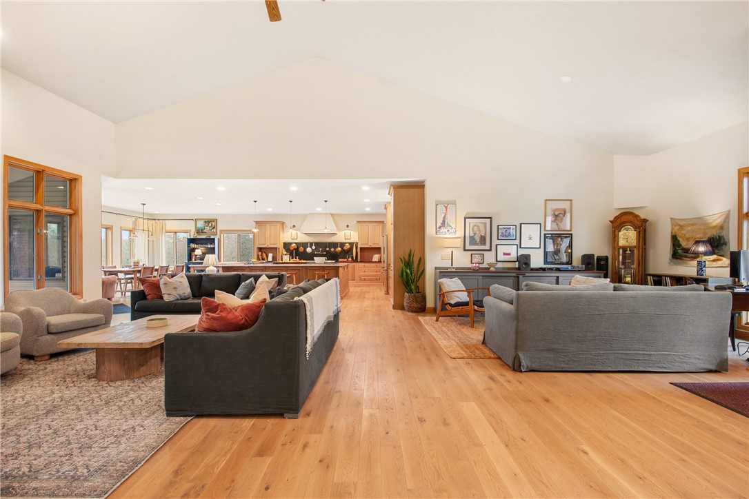 Milford Twp, Pennsylvania 15501, United States, 5 Bedrooms Bedrooms, ,4 BathroomsBathrooms,Residential,Pending,107563