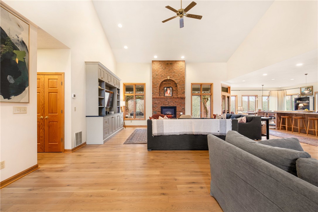 Milford Twp, Pennsylvania 15501, United States, 5 Bedrooms Bedrooms, ,4 BathroomsBathrooms,Residential,Pending,107563