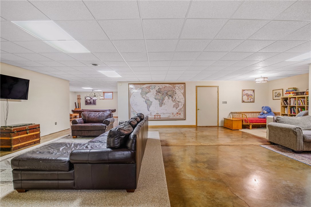 Milford Twp, Pennsylvania 15501, United States, 5 Bedrooms Bedrooms, ,4 BathroomsBathrooms,Residential,Pending,107563