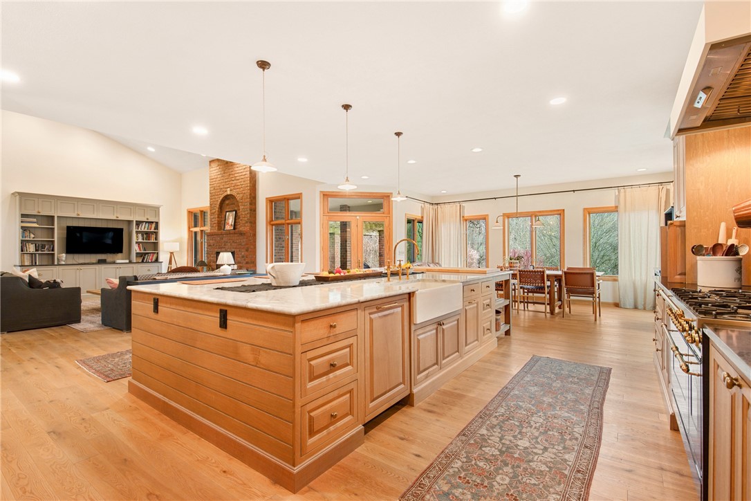 Milford Twp, Pennsylvania 15501, United States, 5 Bedrooms Bedrooms, ,4 BathroomsBathrooms,Residential,Pending,107563