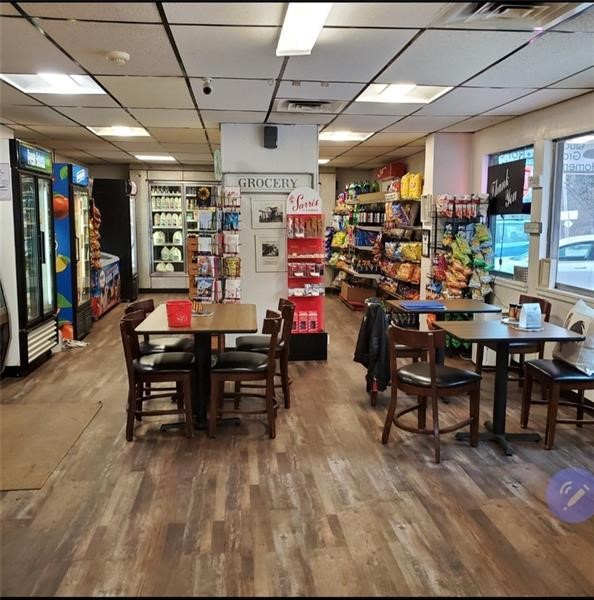 1075 & 1077 E Beau St (SR 136)