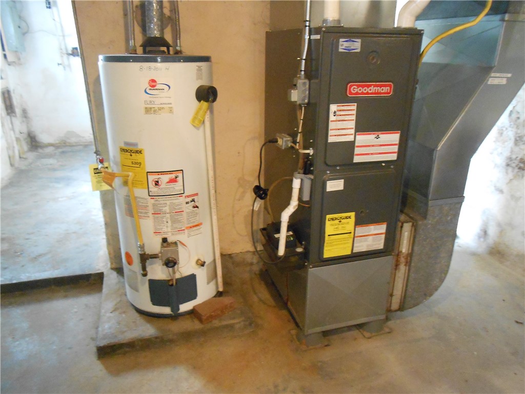 Monessen, Pennsylvania 15062, United States, 2 Bedrooms Bedrooms, ,1 BathroomBathrooms,Residential,Active,85718