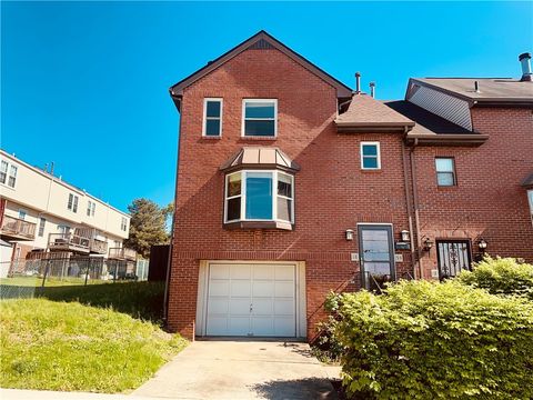 Photo of 1854 Arcena St, Pittsburgh, PA 15219 (MLS # 1750724)