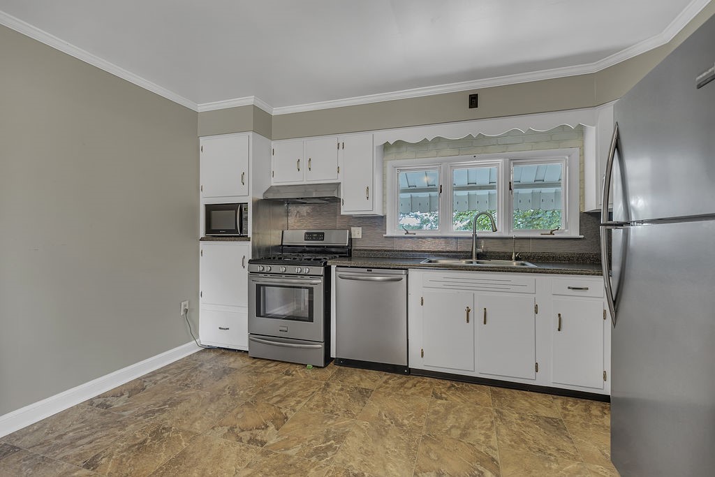 Center Twp, Pennsylvania 15001, United States, 3 Bedrooms Bedrooms, ,2 BathroomsBathrooms,Residential,Contingent,205383