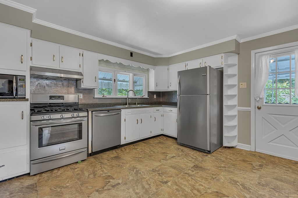 Center Twp, Pennsylvania 15001, United States, 3 Bedrooms Bedrooms, ,2 BathroomsBathrooms,Residential,Contingent,205383