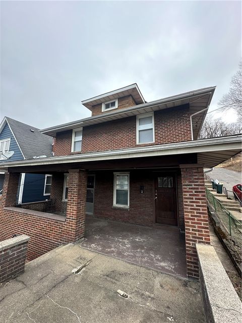Photo of 500 Woodward Ave, Mckees Rocks, PA 15136 (MLS # 1743636)