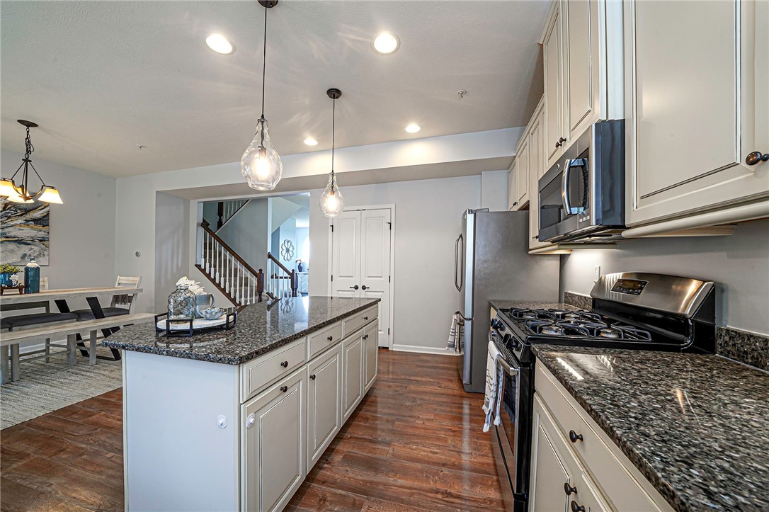 104 Noble Woods Dr