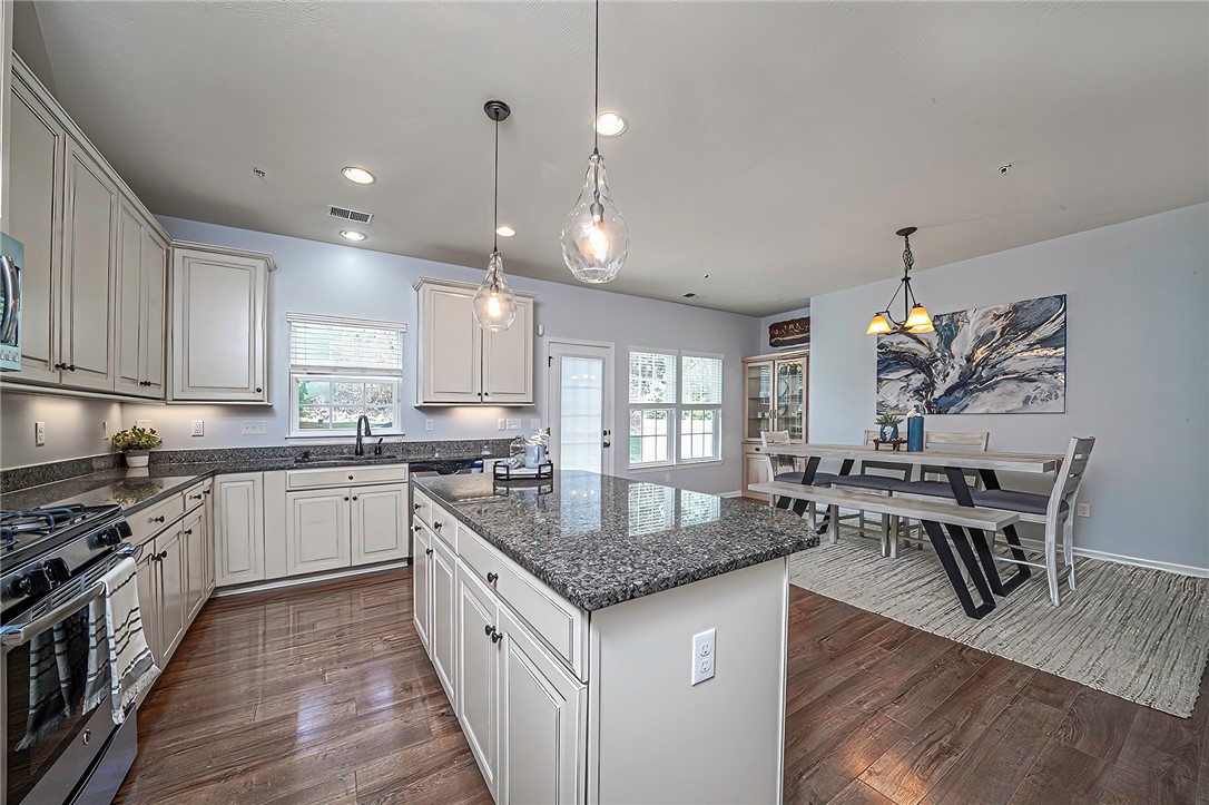 104 Noble Woods Dr
