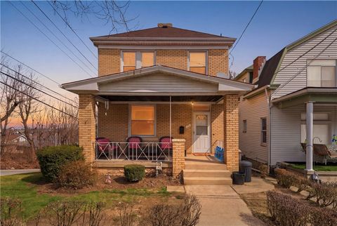 Photo of 1142 Mississippi Ave, Pittsburgh, PA 15216 (MLS # 1747184)