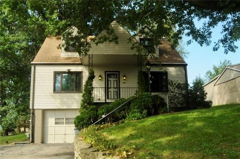 Photo of 249 Cirbus Ln, Monroeville, PA 15146 (MLS # 1746241)