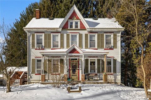 Photo of 118 Saltarka Ln, Zelienople, PA 16063 (MLS # 1734917)