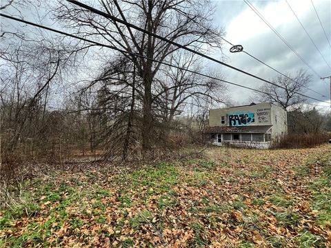 Photo of 3045 Perry Hwy, New Castle, PA 16101 (MLS # 1732318)