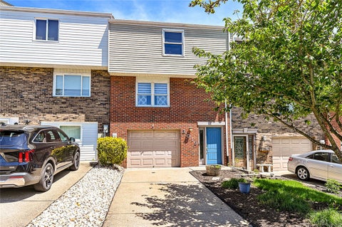 Townhouse For Sale - 3019 Denning Way Way<br/> N Versailles, PA 15137