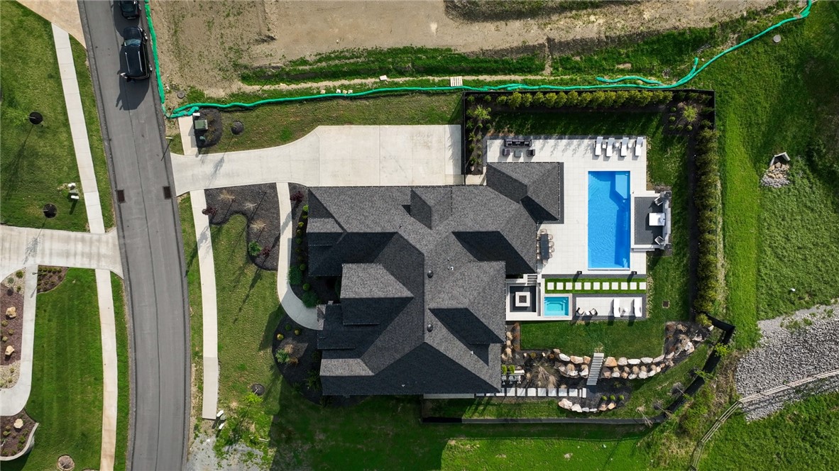 2002 Mallard Ln
