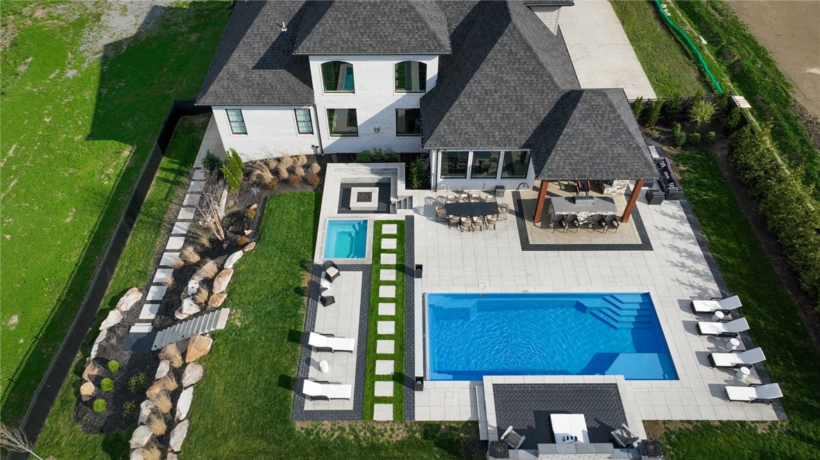 2002 Mallard Ln
